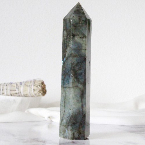 Obelisk Labradorit