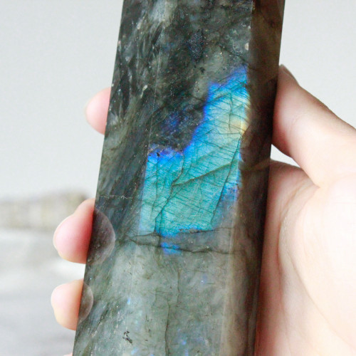Obelisk Labradorit