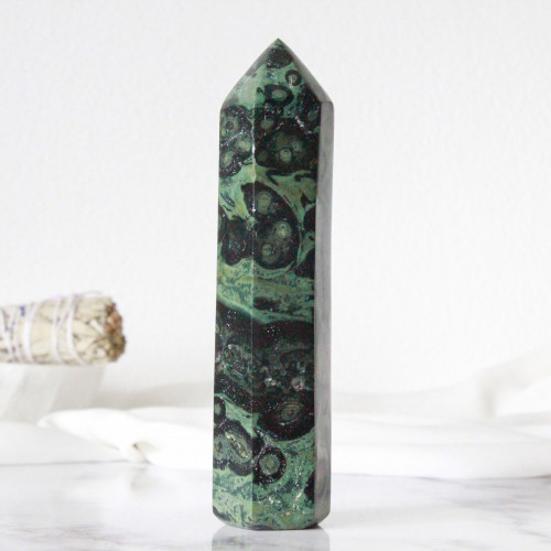 Obelisk Jaspis Kambaba