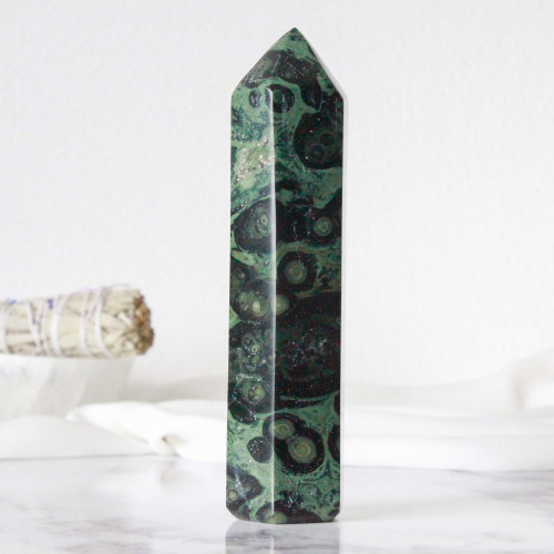 Obelisk Jaspis Kambaba