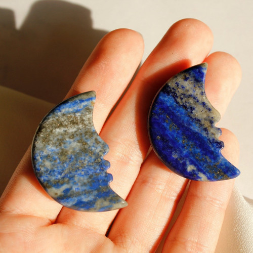 mesiac Lapis Lazuli